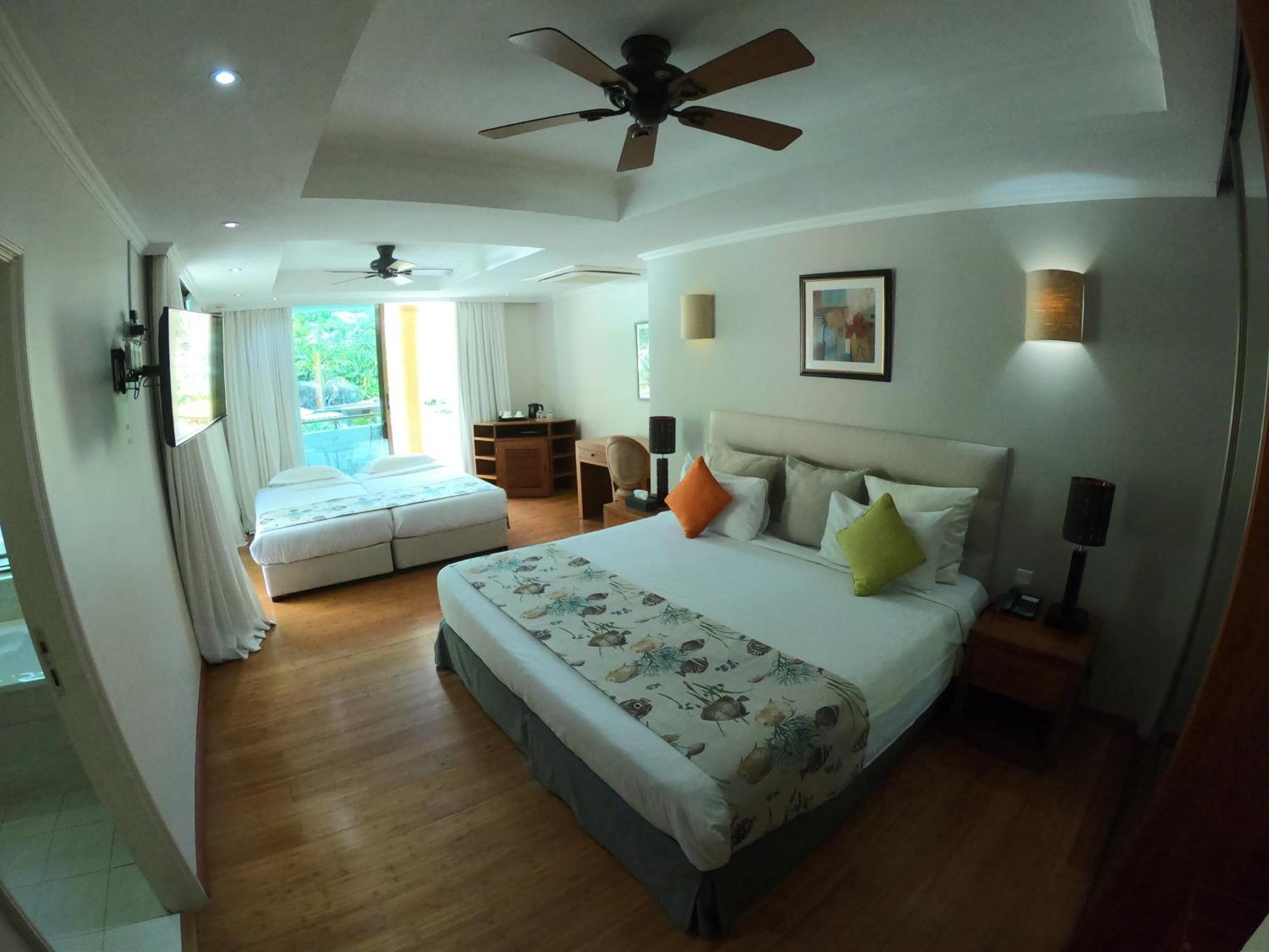 Crown Beach Hotel Seychelles Pointe Au Sel Exterior foto